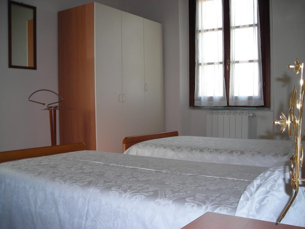 Agriturismo Cascina Roma Ozzero الغرفة الصورة